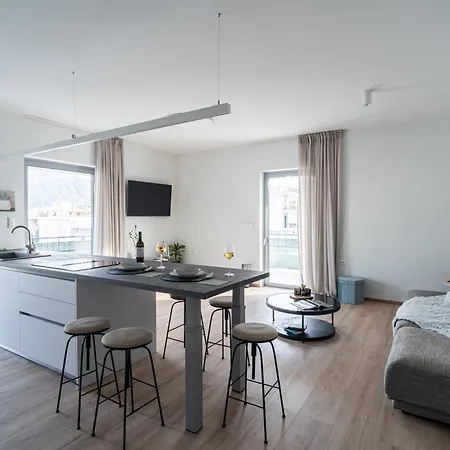 Calma Каламата